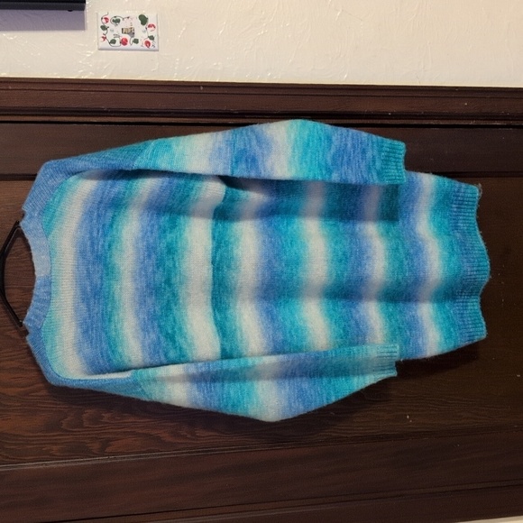Frankie’s Bikinis Zoe Oversized Knit Blue Ombre Cardigan Sweater Size M/L - Picture 9 of 12